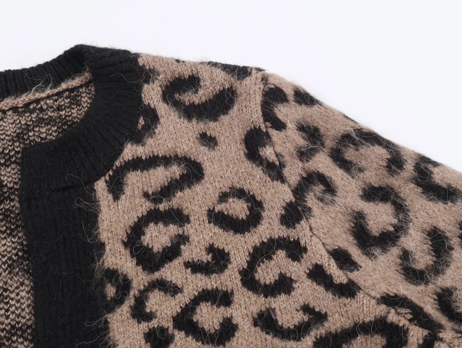 

DEEABAE Women's winter new fashion versatile round neck animal pattern jacquard knitted cardigan sweater jacket