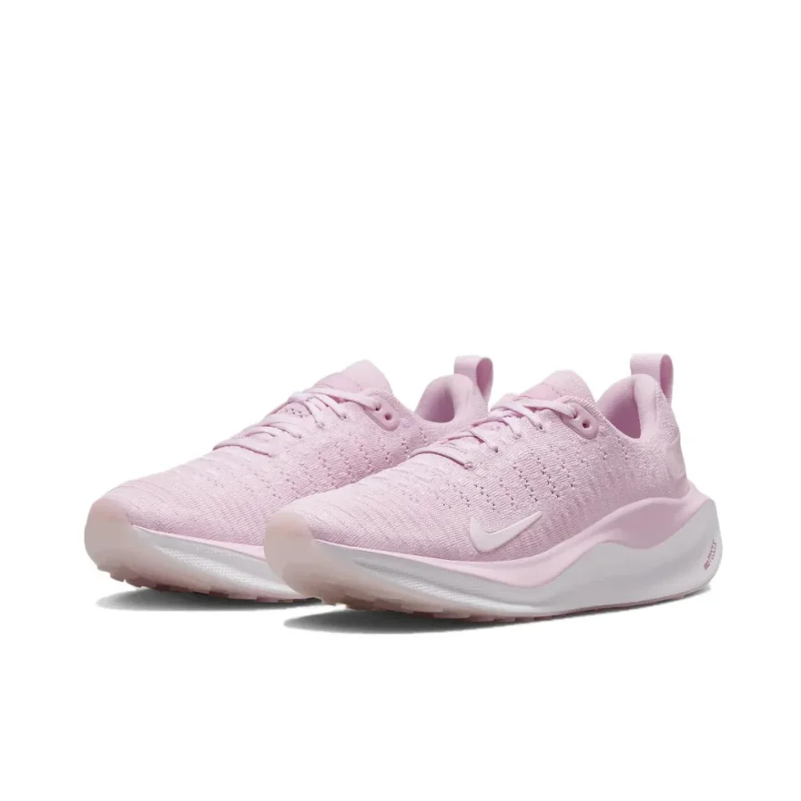 حذاء Nike Pink Reactx Infinity 4 مريح وخفيف الوزن ومريح ومتعدد الاستخدامات ومنخفض الرقبة وغير قابل للانزلاق