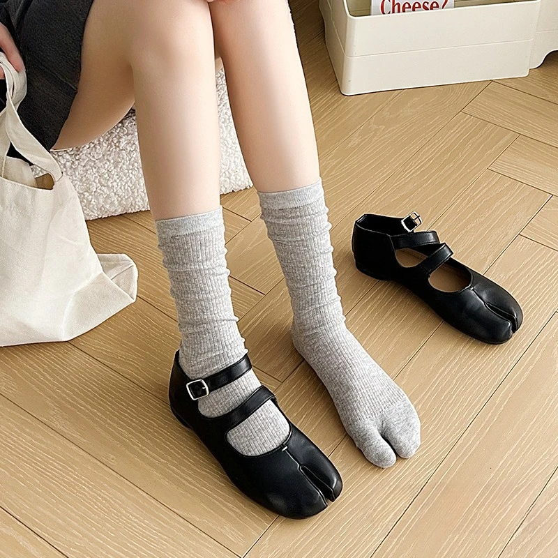 1 Paris Thin Ballet Split Toe Sockings Women Mid-calf Socks Sweet Girls Two-Toed Loose Socks Long Solid Color Black White Gray