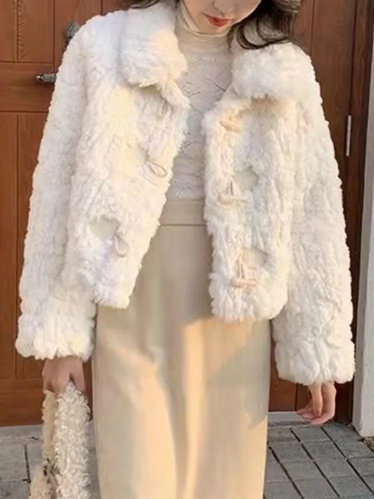 [EWQ] แฟชั่นFaux Fur Coatสําหรับผู้หญิงHornเดี่ยวBreastedผู้หญิงฤดูหนาวWarm Furry Fur Jacket 2024 ใหม่ 16O3329