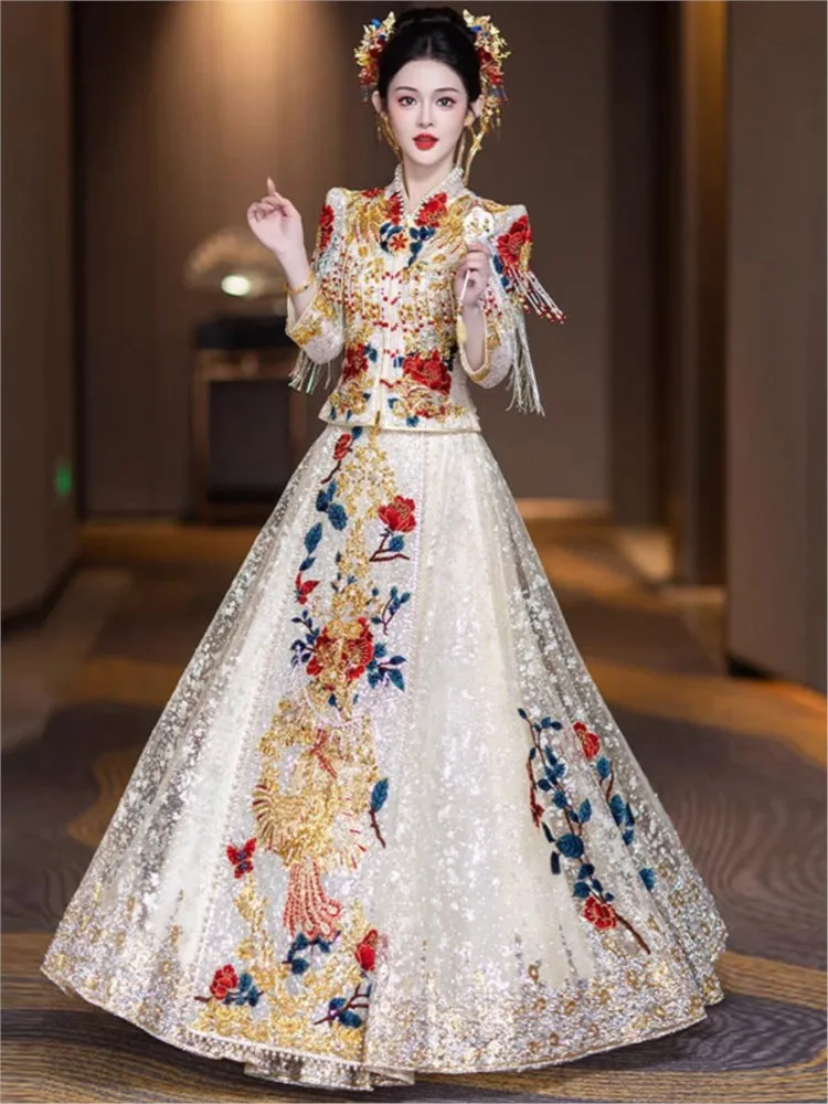 

New Chinese-style champagne-colored golden high-end custom wedding dress knot toasting