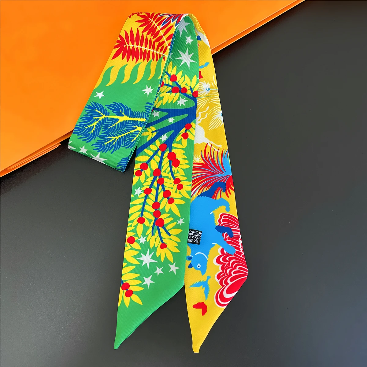 2024 Brand Design Jungle Bear Scarf Women Luxury Silk Scarf Fashion Hair Headband Foulard Skinny Bag Scarves Neckerchief