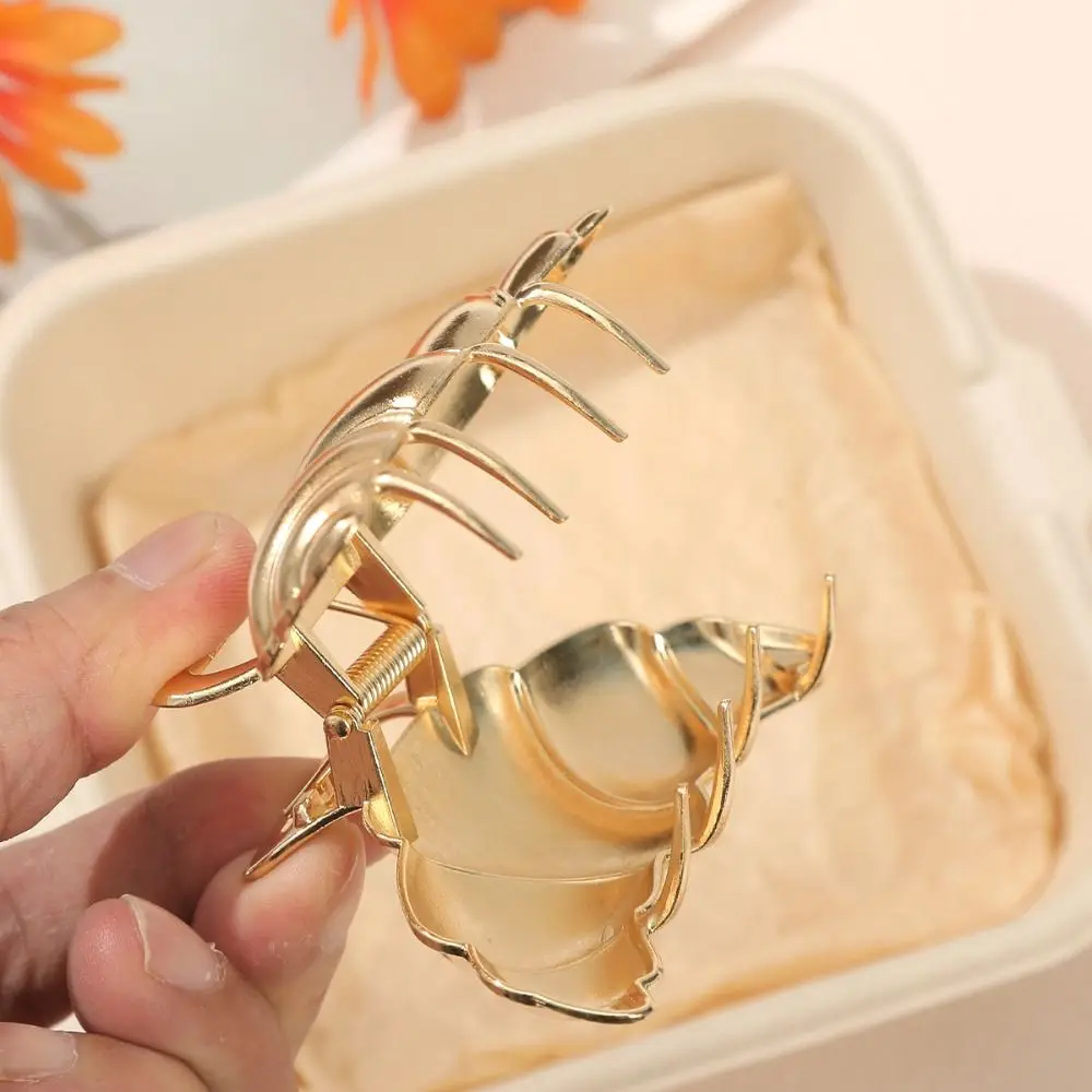 

Cute Hair Clip Croissant Hair Grab Hairpin Headwear Cute Bread Hair Claw Geometry Shark Clip Metal Shark Clip Streetwear