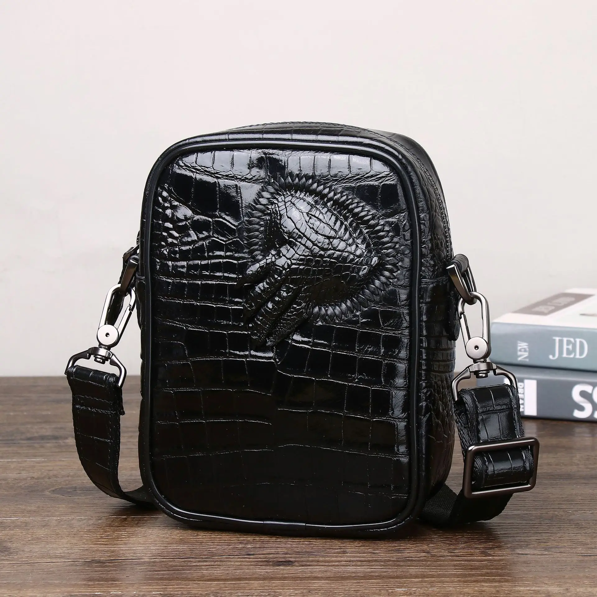 

Genuine Leather alligator pattern bag large capacity men's bag briefcase business bag fashion men's bag shoulder messenger bag