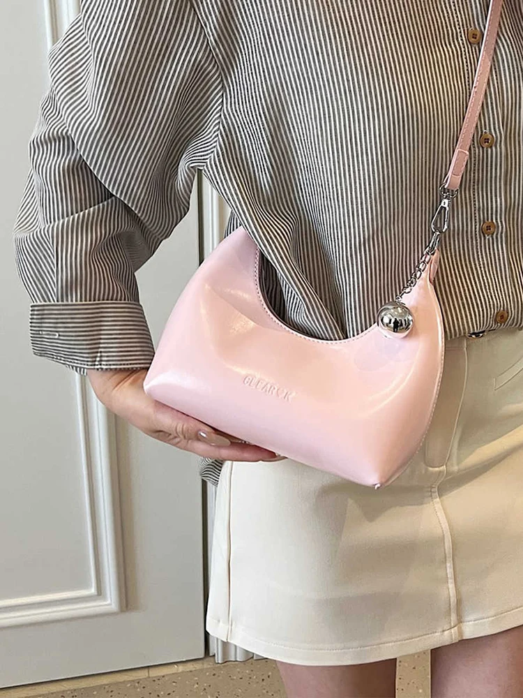 Podręczna modna torba damska Wiosna Nowa koreańska torba rekreacyjna z łańcuszkiem Pojedyncze torby na ramię Premium Solid Color PU Leather Crossbody Pack