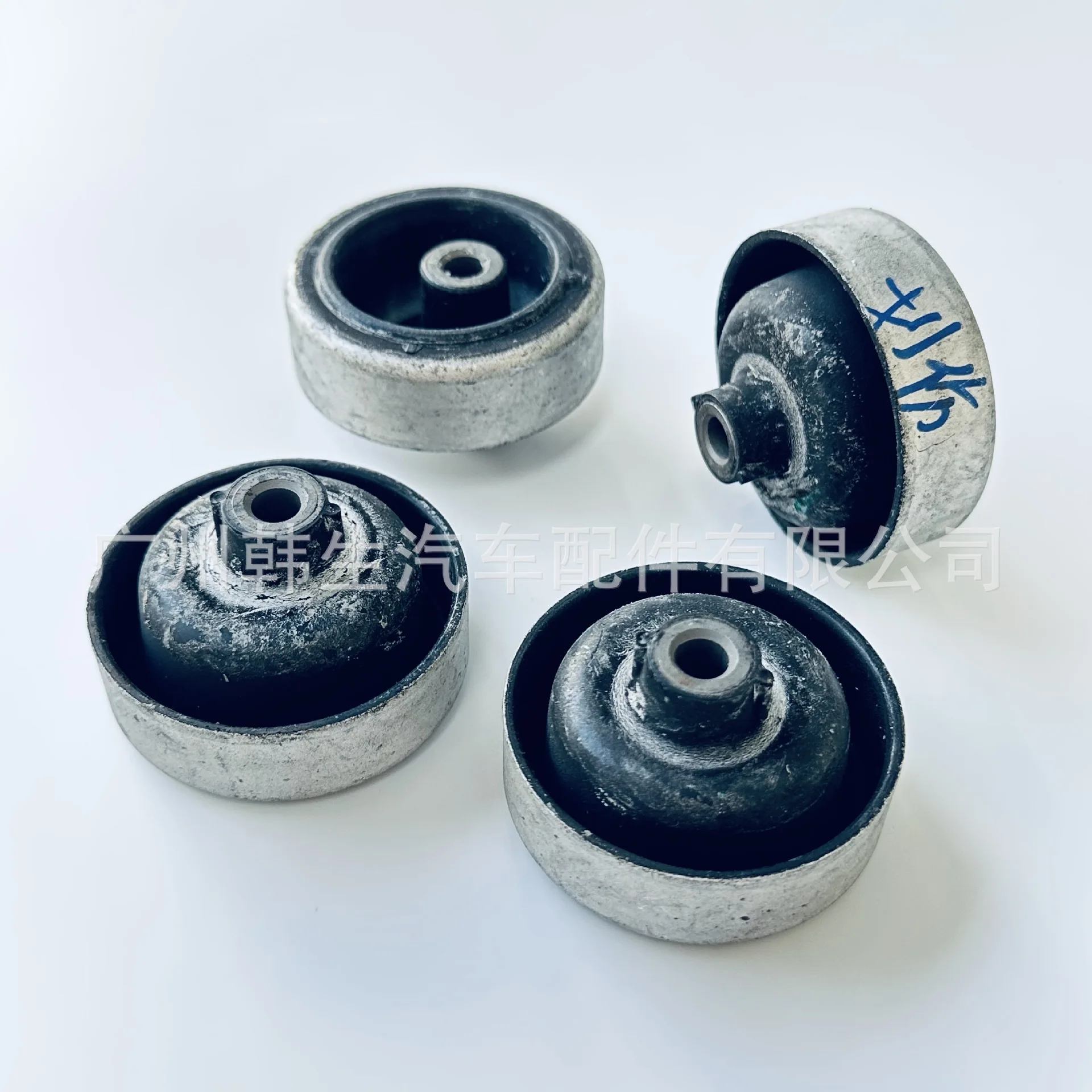 Suitable for Tesla MODEL3/Y Air Conditioning Compressor Rubber Sleeve Air Conditioning Pump Bracket Rubber Sleeve 1506443-00-D