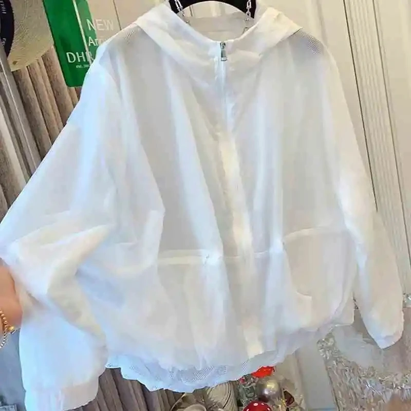 2025 New Women Plus Size Loose Suncreen Slim Hooded Short Sun Protection Clothes Women Lightweight Trench Coat Women Windbreaker