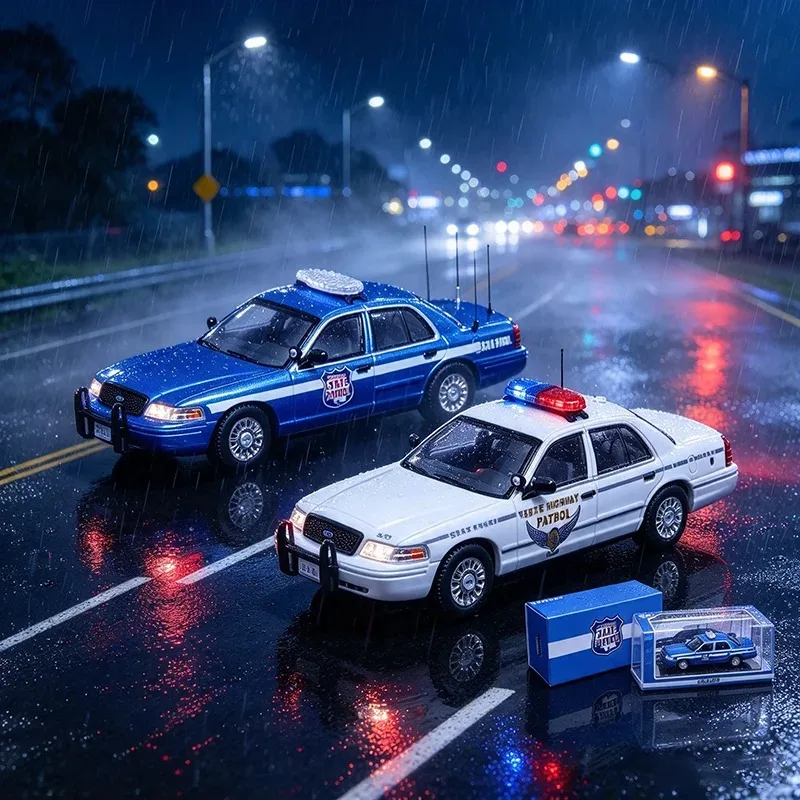Rollin Alloy 1:64 Crown Victoria CV Car Model Toys Gifts Collection Adult Souvenir Decoration Static Display