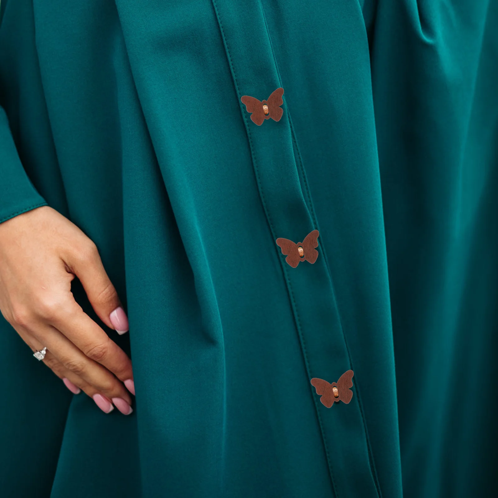 

100Pcs Two Hole Wooden Butterfly Buttons for Craft Projects DIY Clothes Accessories Unique Design Rustic Feel 2 Holes Buttons