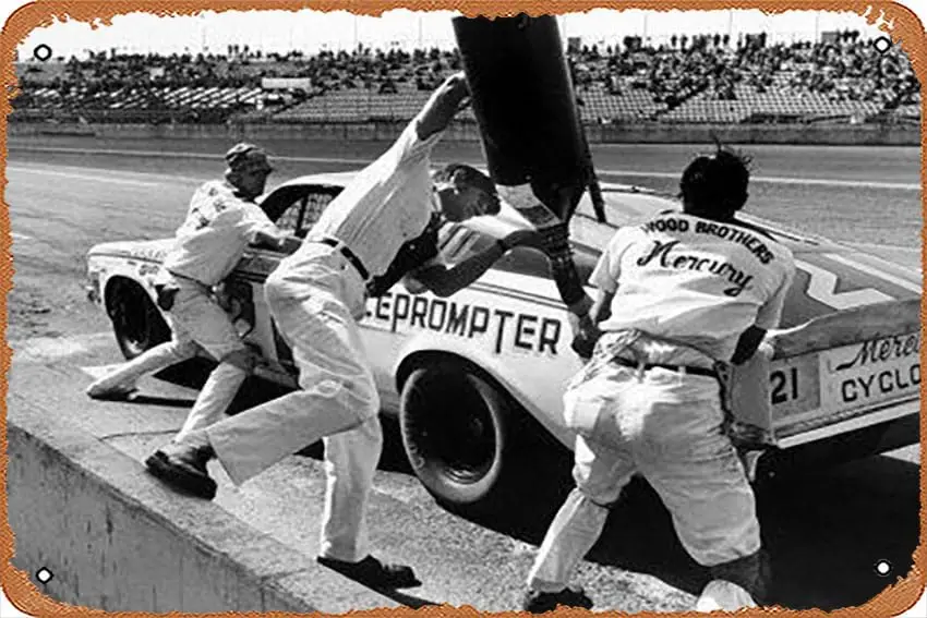 Metal Tin Sign  - Expert Mechanics Making Repairs on a Car During the Daytona 500 Race - Poster Metal Plaque Cafe, Ba-aluminum