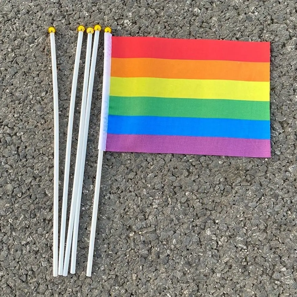 10 قطعة مقاومة للبهتان LGBT قوس قزح أعلام قوس قزح فخر يوم قوس قزح اليد العلم الصغير المحمولة يده العلم موكب لوازم