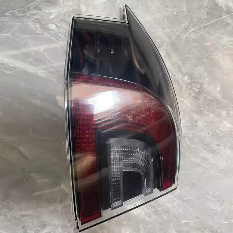 

For Tesla Model S 2016-2020 Car Outer Rear Tail Light Rear Turn Signal Light Brake Parking Lamp Driving Lamp 600591800 600591900