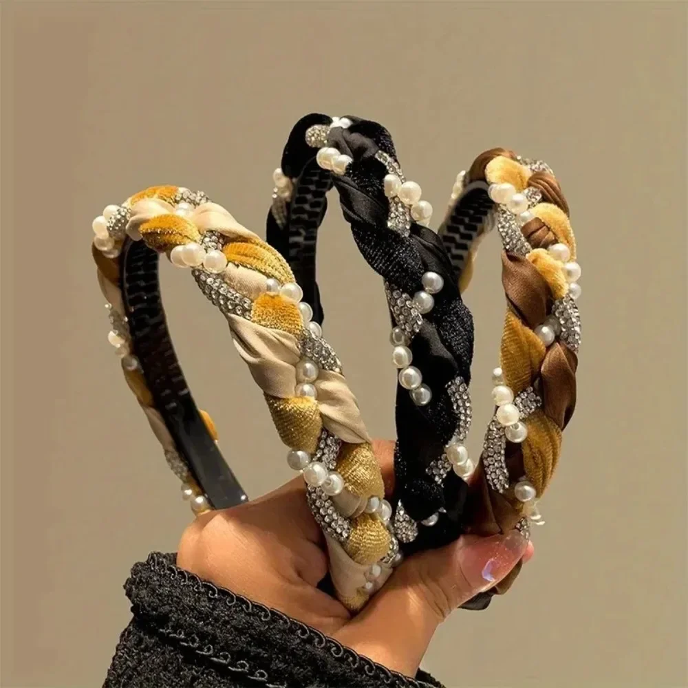 

Non-Slip Pearl Cross Headband High Crown Elevating Design for Women Daily Face Washing Multi-Functional Luxury Accessory
