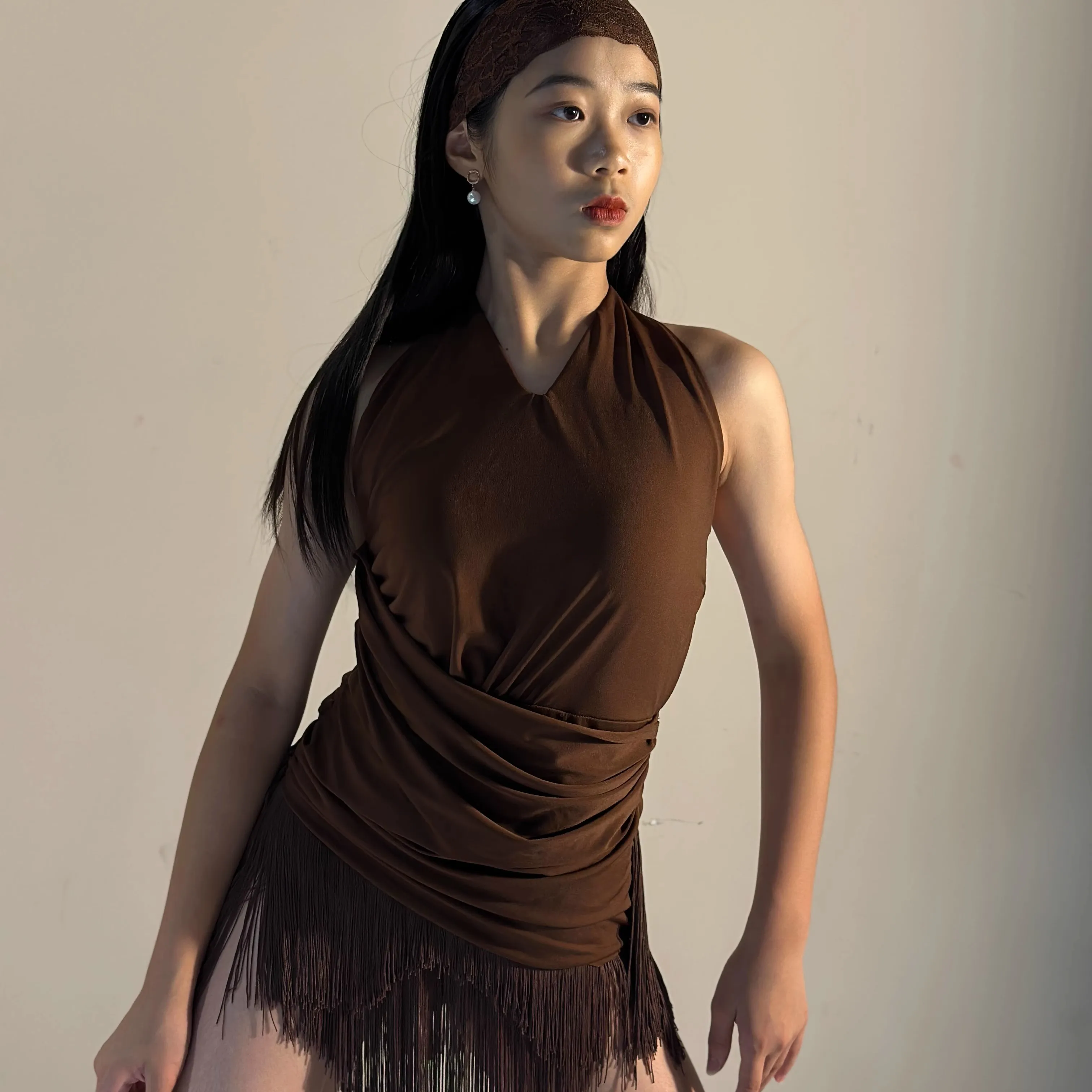 Costume de danse standard national latin personnalisé pour femmes adultes, tenue d'entraînement, taille cintrée au cou, robe à franges en patchwork suspendue