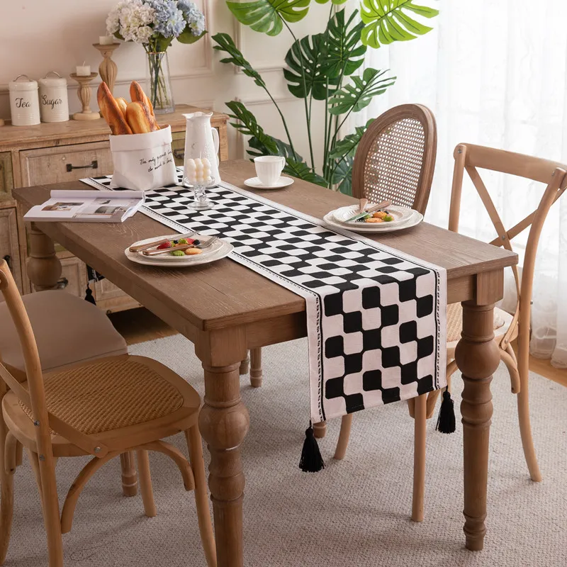 2026 New Black and White Contrast Table Runner Nordic Tassel Bed Towel for Hotel Home Banquet Party Wedding Polyester Tablecloth