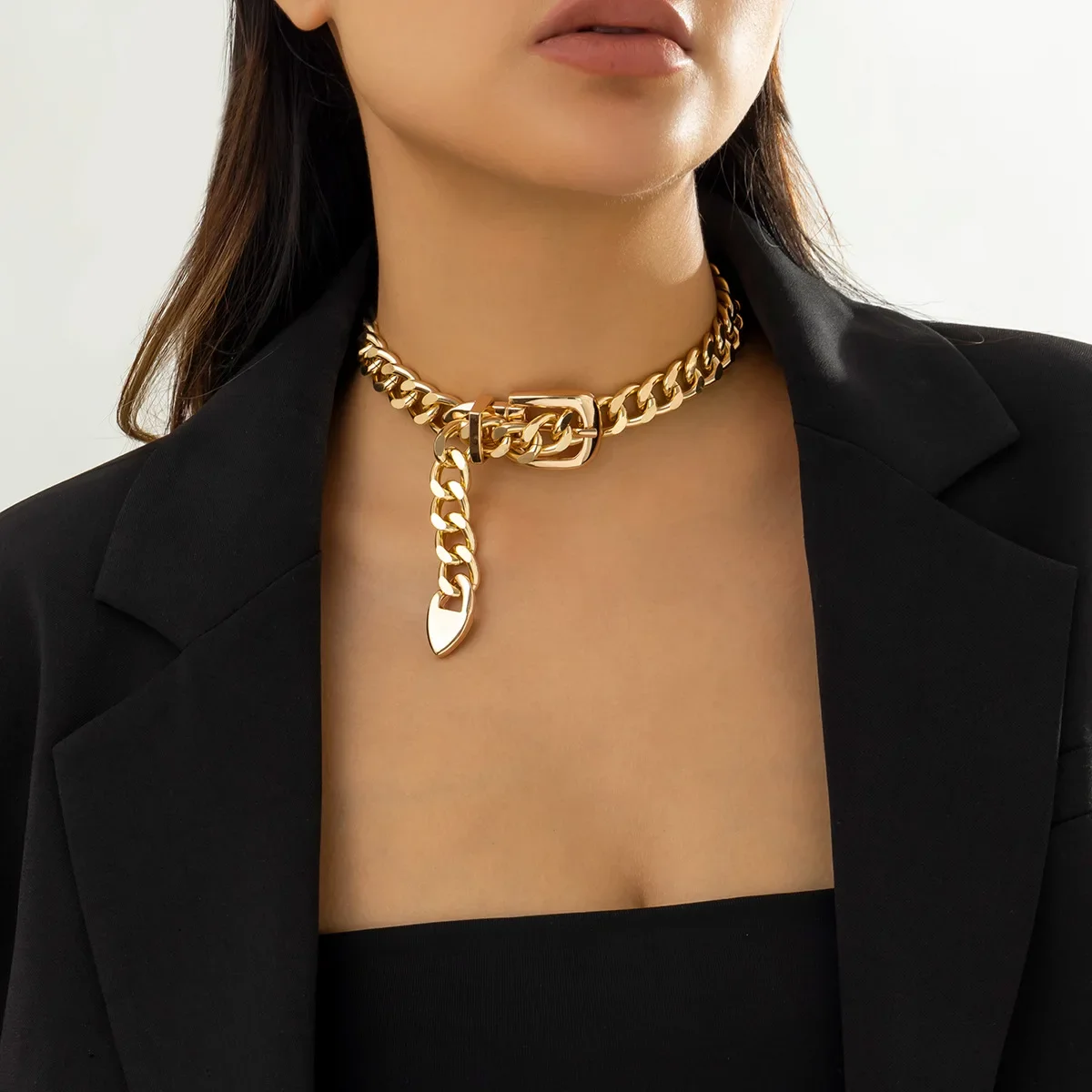 Hip Hop Minimalist Design Belt Collarbone Necklace Retro Cool Personalized Silver Gold Buckle Chain Y Shaped Necklace for Women
