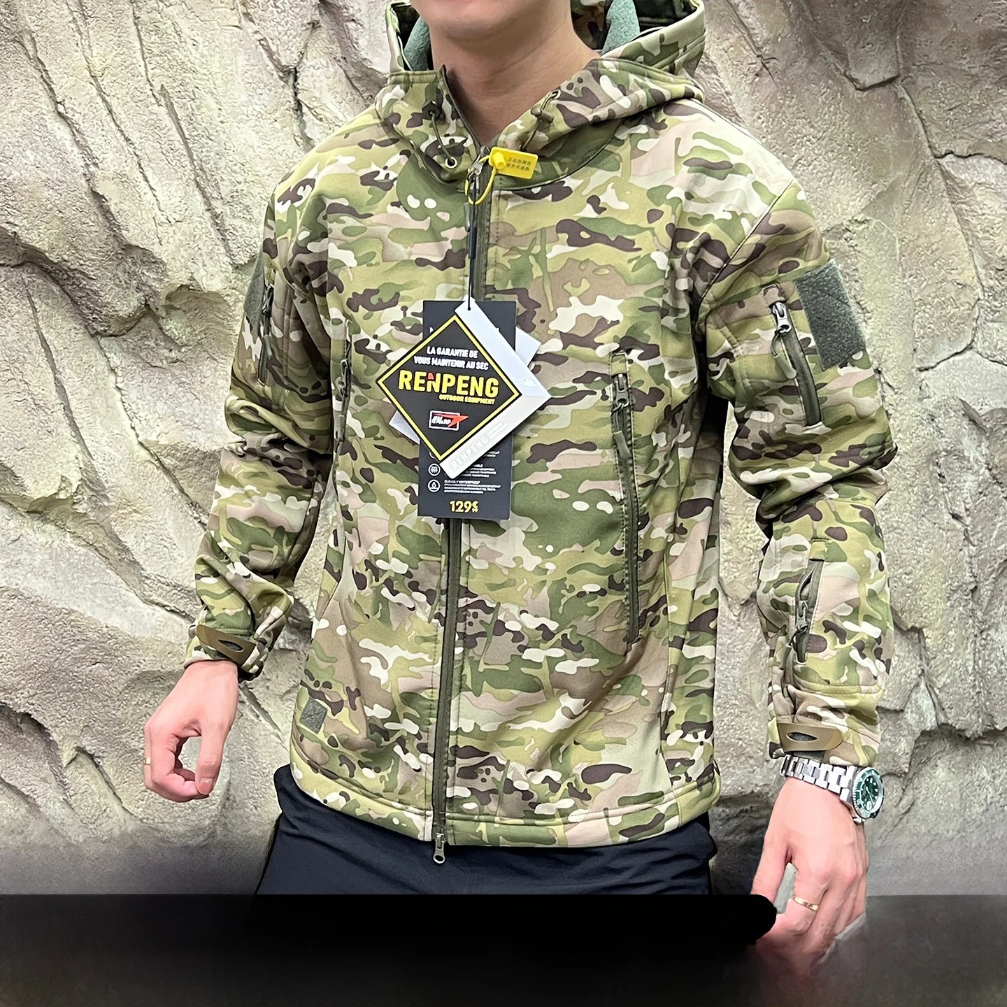 

Outdoor Tactical Soft ell Jaet Men's Camouflage Coat with Hood Fce Cosite Autumn Winter Youth Faion Polyester