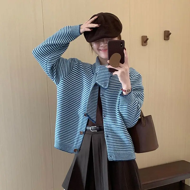 

Дизайнерский полосатый свитер с шарфом, новый универсальный и минималистичный стильный вязаный свитер для женщин, топ