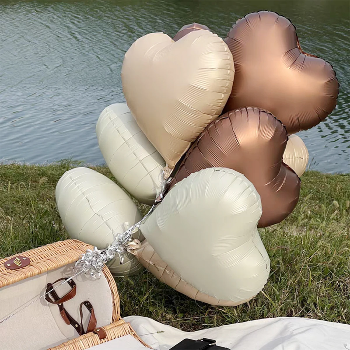 18-inch cream retro love balloon scene decoration