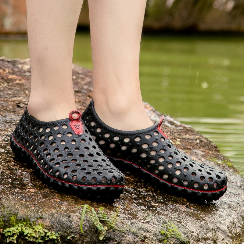 

MAIJIAKA Summer Couples Beach Sandals Hole Shoes for Men and Women 2026 New Water Sports Shoes Size Wading Shoes Size 39-45