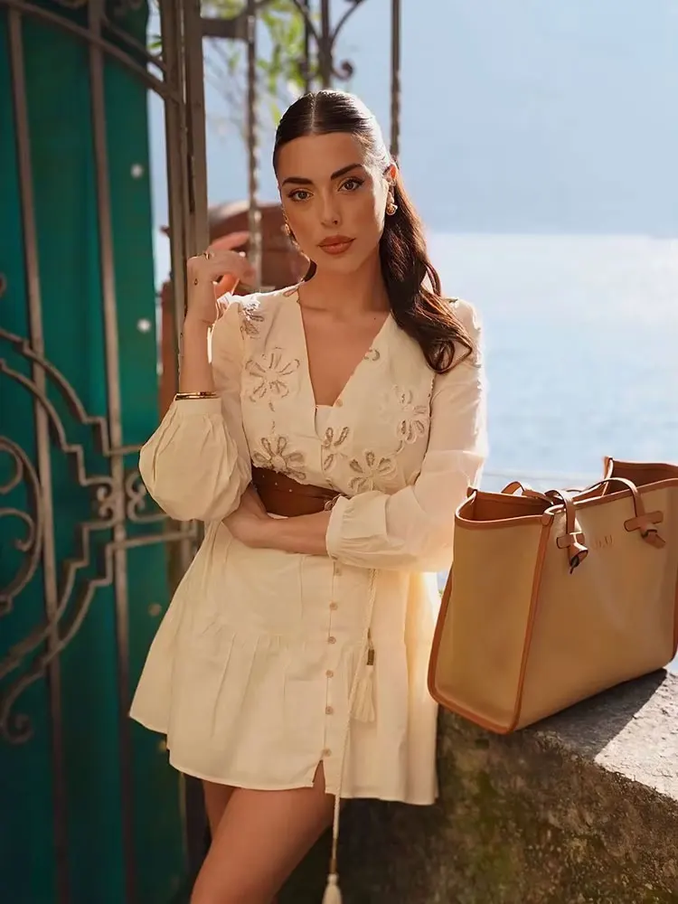 HH أنثى عطلة الشاطئ بوهو الأزهار التطريز فساتين صغيرة أزياء طويلة الأكمام الخامس الرقبة مطوي الدانتيل يصل فساتين أنيقة