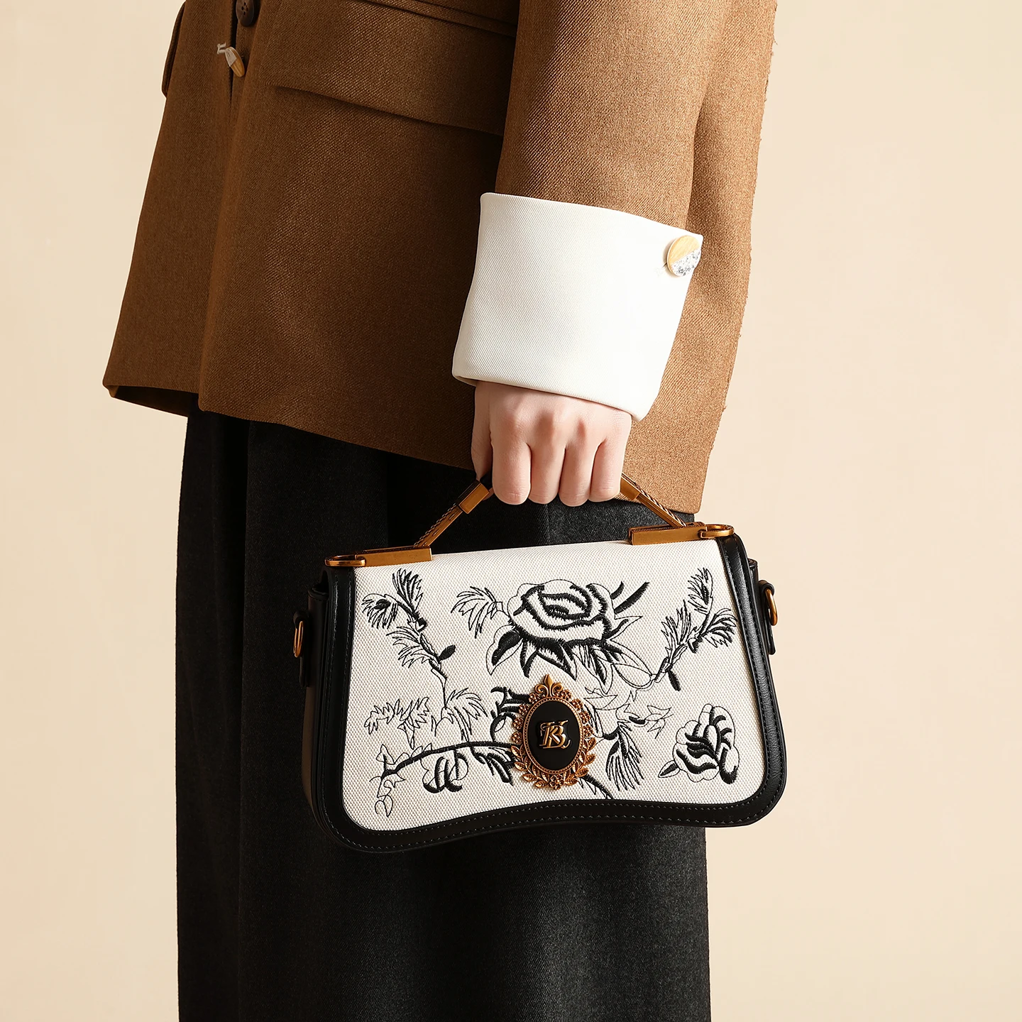 Women's handbag 2026 season new fashionable embroidered crossbody bag designer high-end fashion versatile commuting shoulder bag