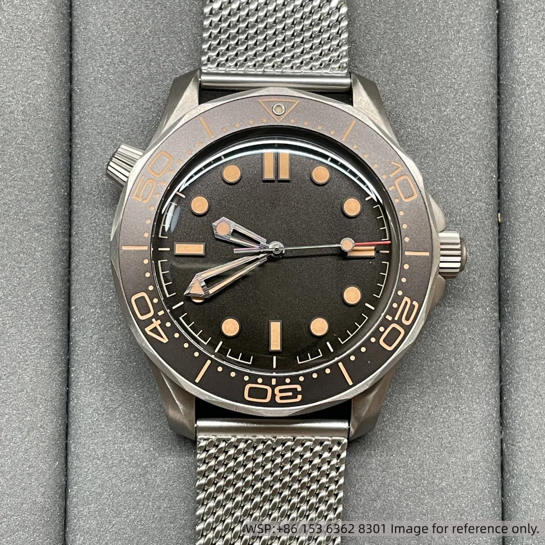 

42MM Men Luxury Watches in 904L Steel Automatic Mechanical Movement-L
