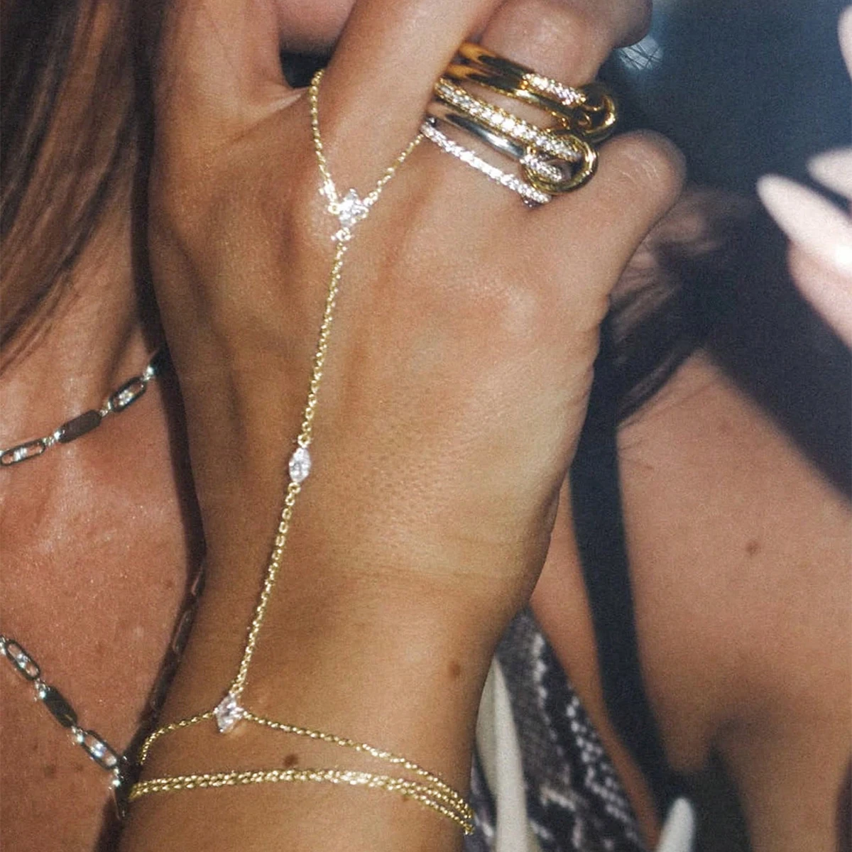 2pcs Elegant Sparkling Rhinestone Multi-Layer Stacked Finger Ring Bracelet Set, Suitable For Women's Daily Wear Jewelry Gifts