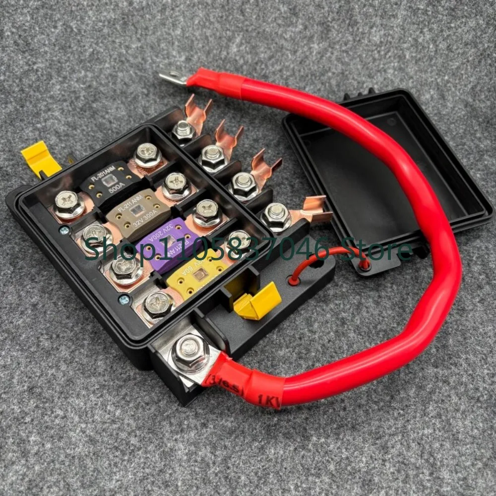 Off road vehicle multi-channel fuse box winch high-power truck inverter fuse holder car battery junction box
