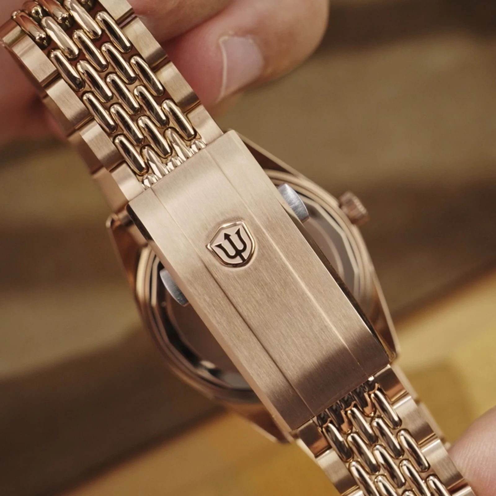 Watchdives WD1954 Rose Gold Watch VH31/VH60 Sweep Second Movement
