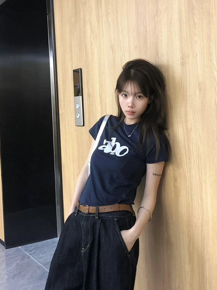 تي شيرت نسائي صيفي بقصة ضيقة، تصميم أمريكي عتيق، نمط إبداعي، مقاس صغير