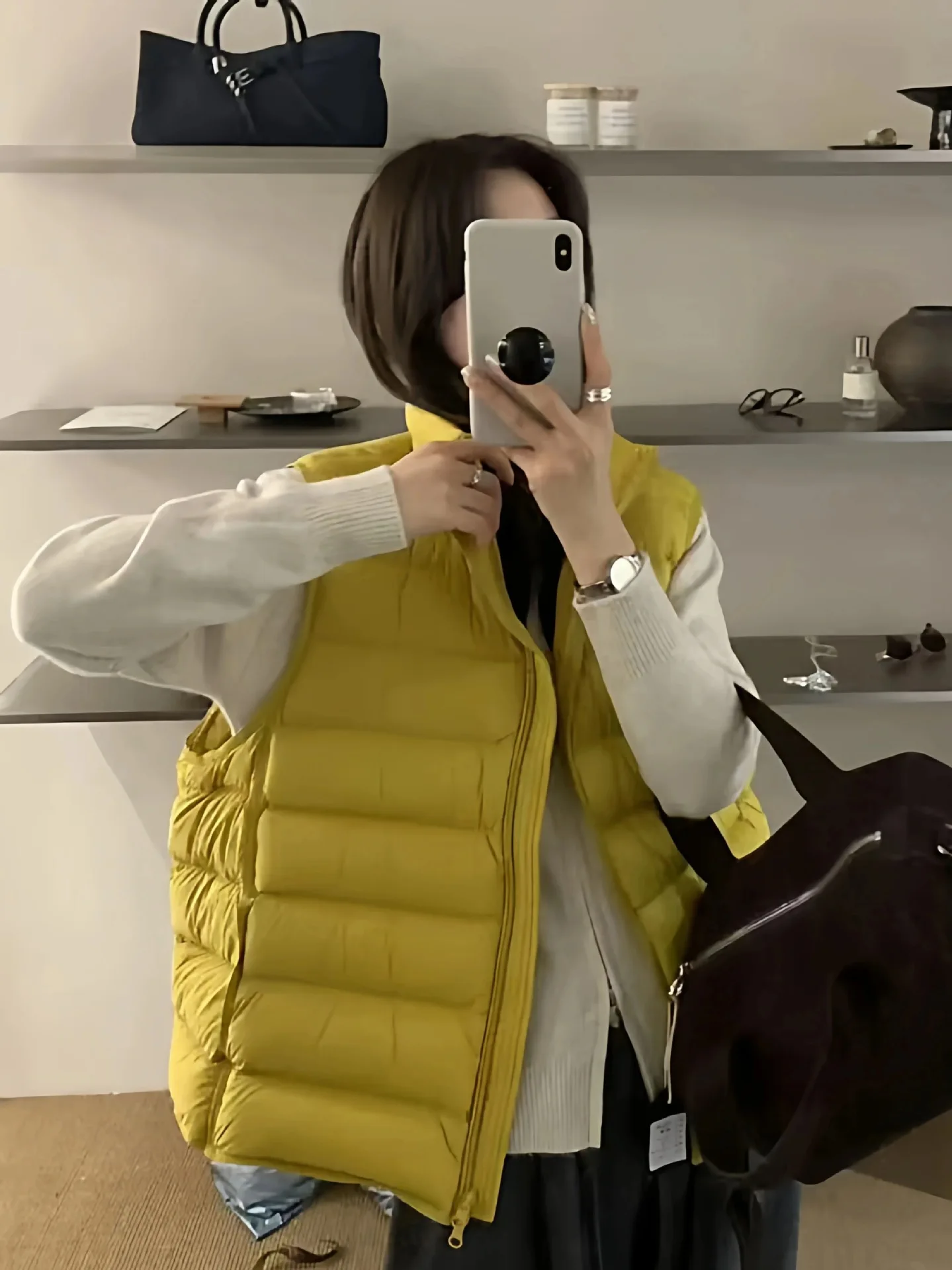 

Autumn Winter Lightweight Stand Collar Down Vest Female Drawstring Zipper Quilted Waistcoat Women White Duck Down Warm Vests