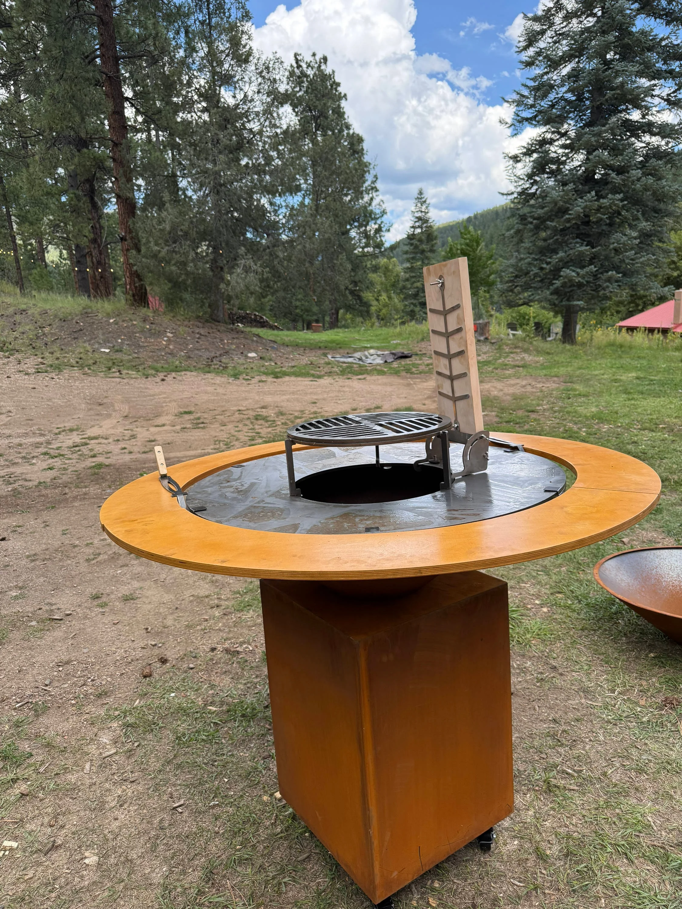 Corten Steel Wood Burning BBQ Grill For Outdoor Cooking Large BBQ Stove Used For Outdoor Kitchen