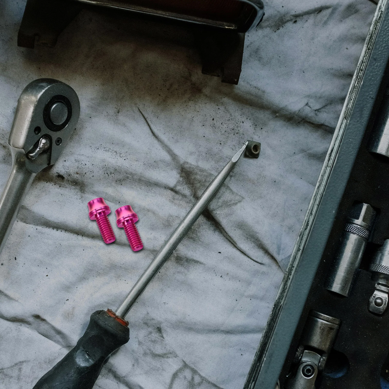 

2Sets Titanium Alloy Bolt and Washer Bike Water Bottle Cage Bolts Bottle Holder Screws Kit Titanium Bolt and Washer