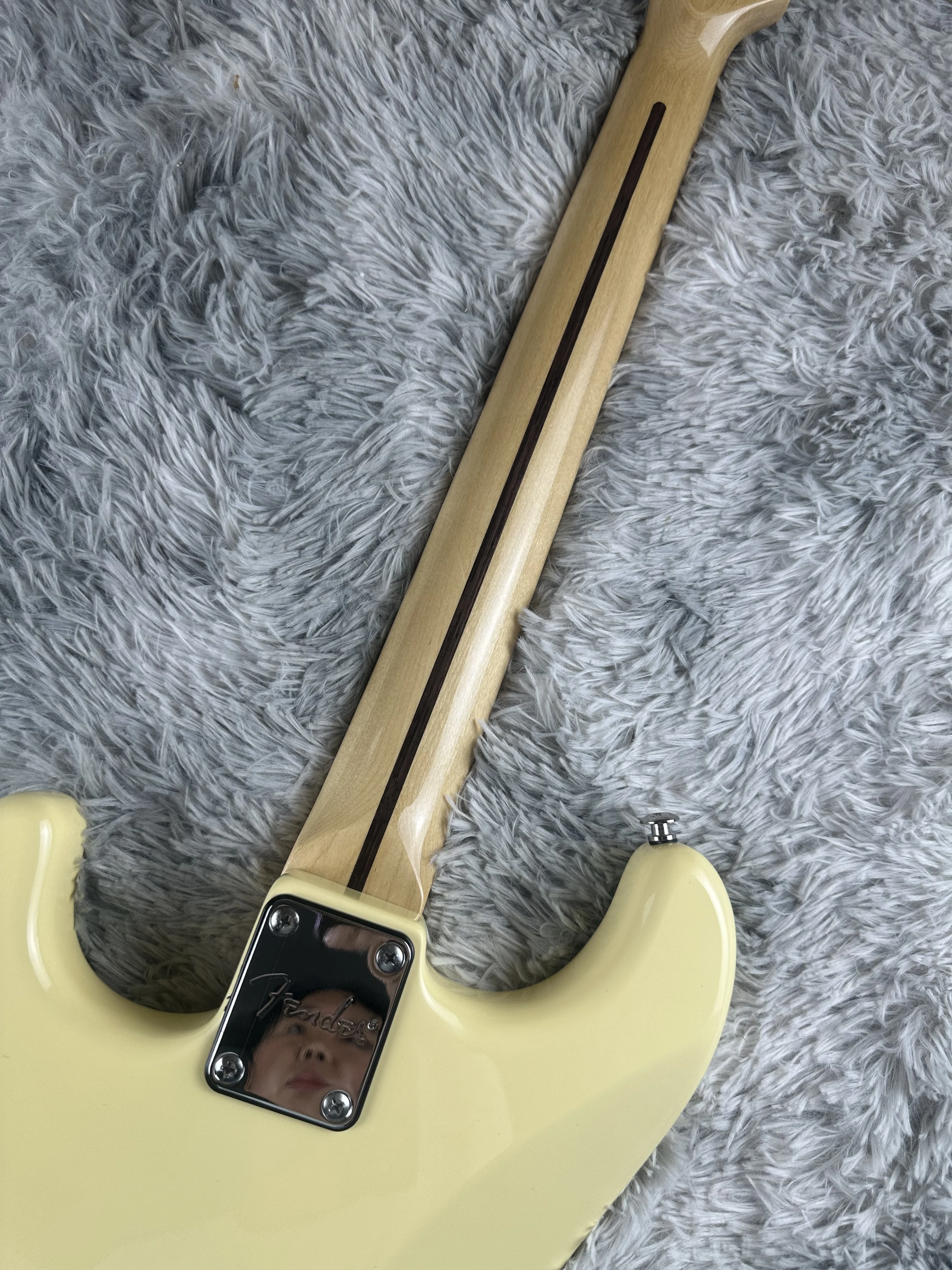 ST electric guitar, creamy yellow light, imported paint, alder body, maple fingerboard, 6-string, quick shipping included