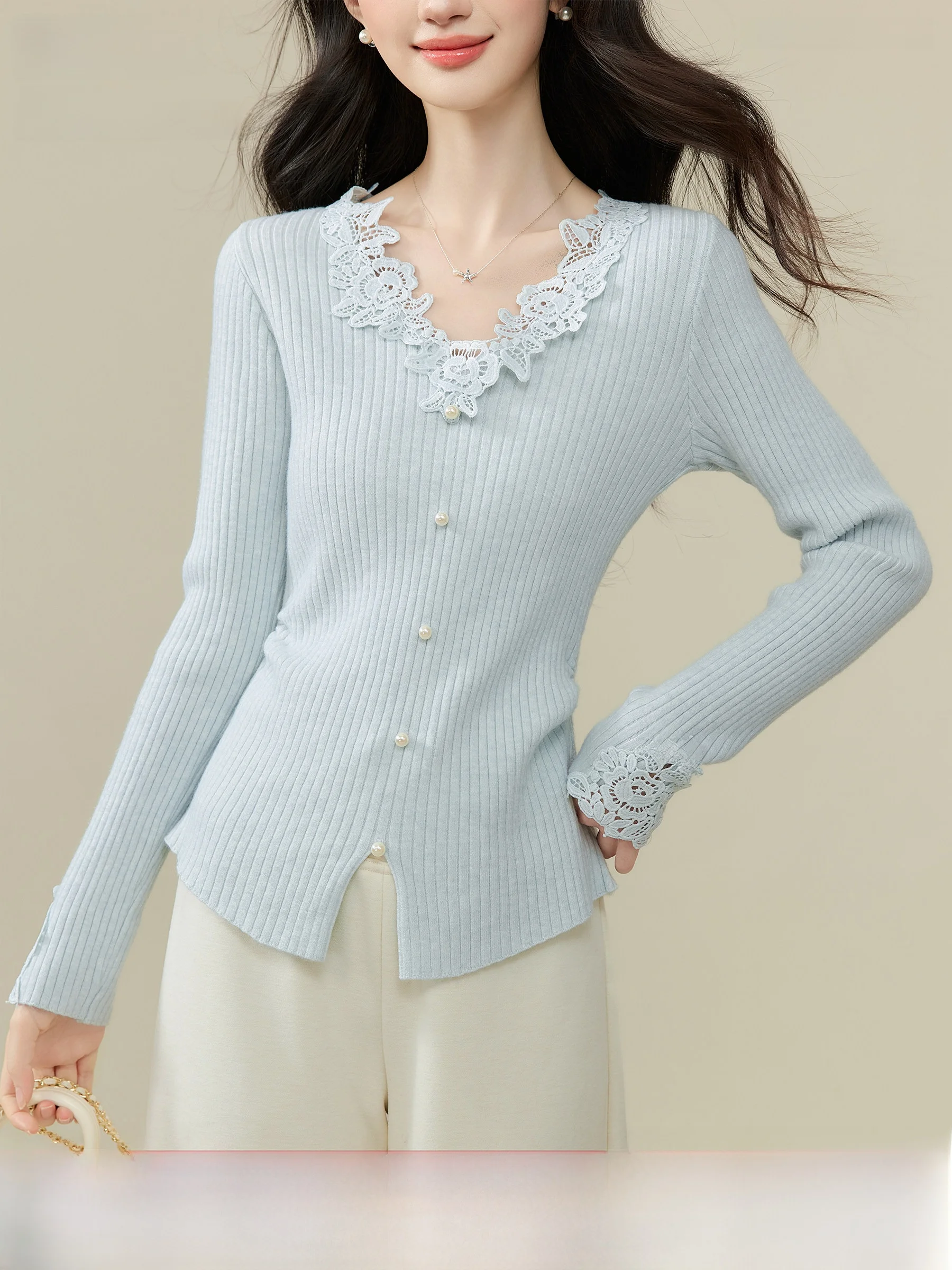 

Свитер женский Rongnuo: мягкий, нежный, с кружевной отделкой, V-образным вырезом, в корейском стиле, полосатый, светло-голубой, вязаный, класса люкс