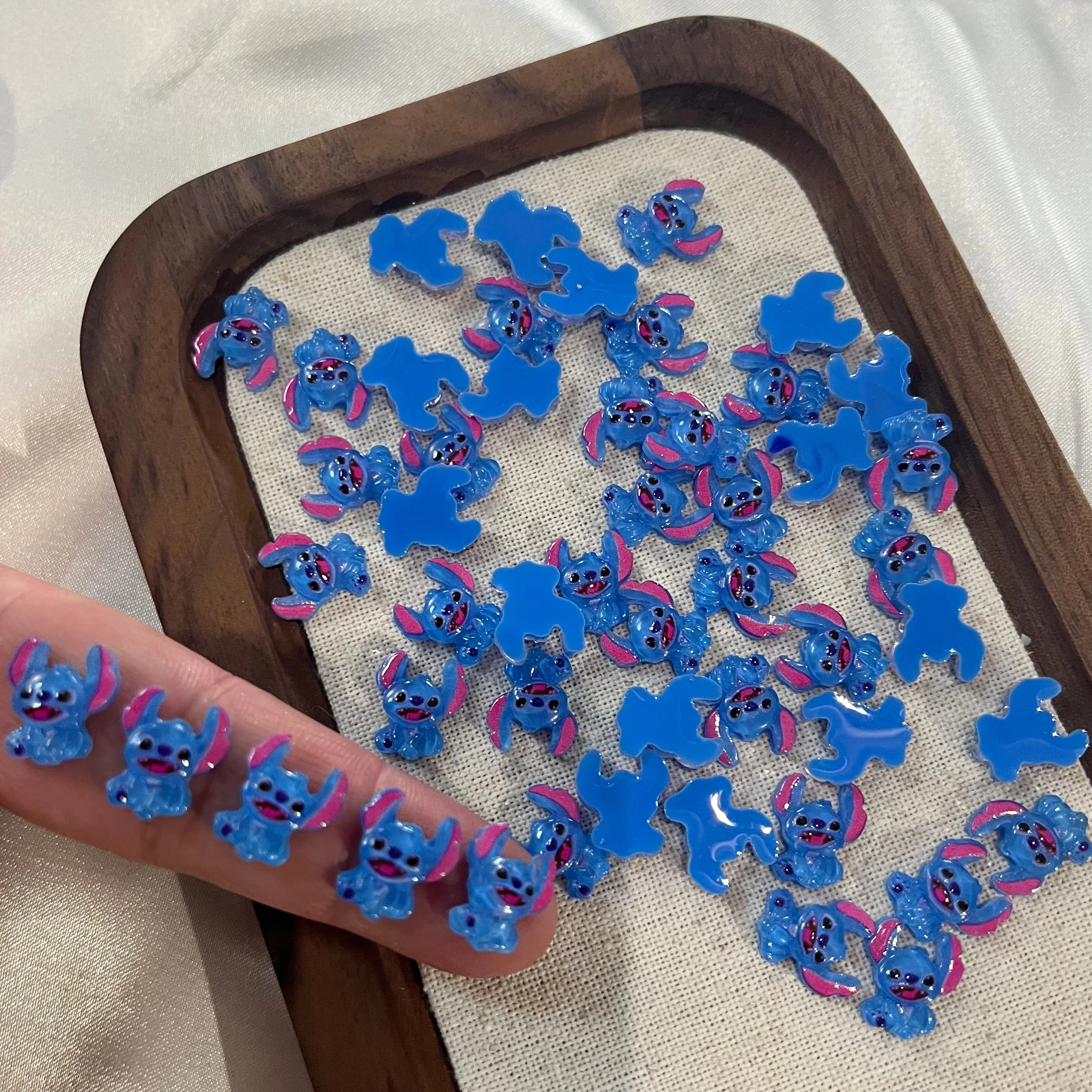 50pcs Disney Winnie the Poohs Cartoon Nail Art Charms Cute Bears DIY Nail Accessories Playful Design Manicures Crafts Decoration