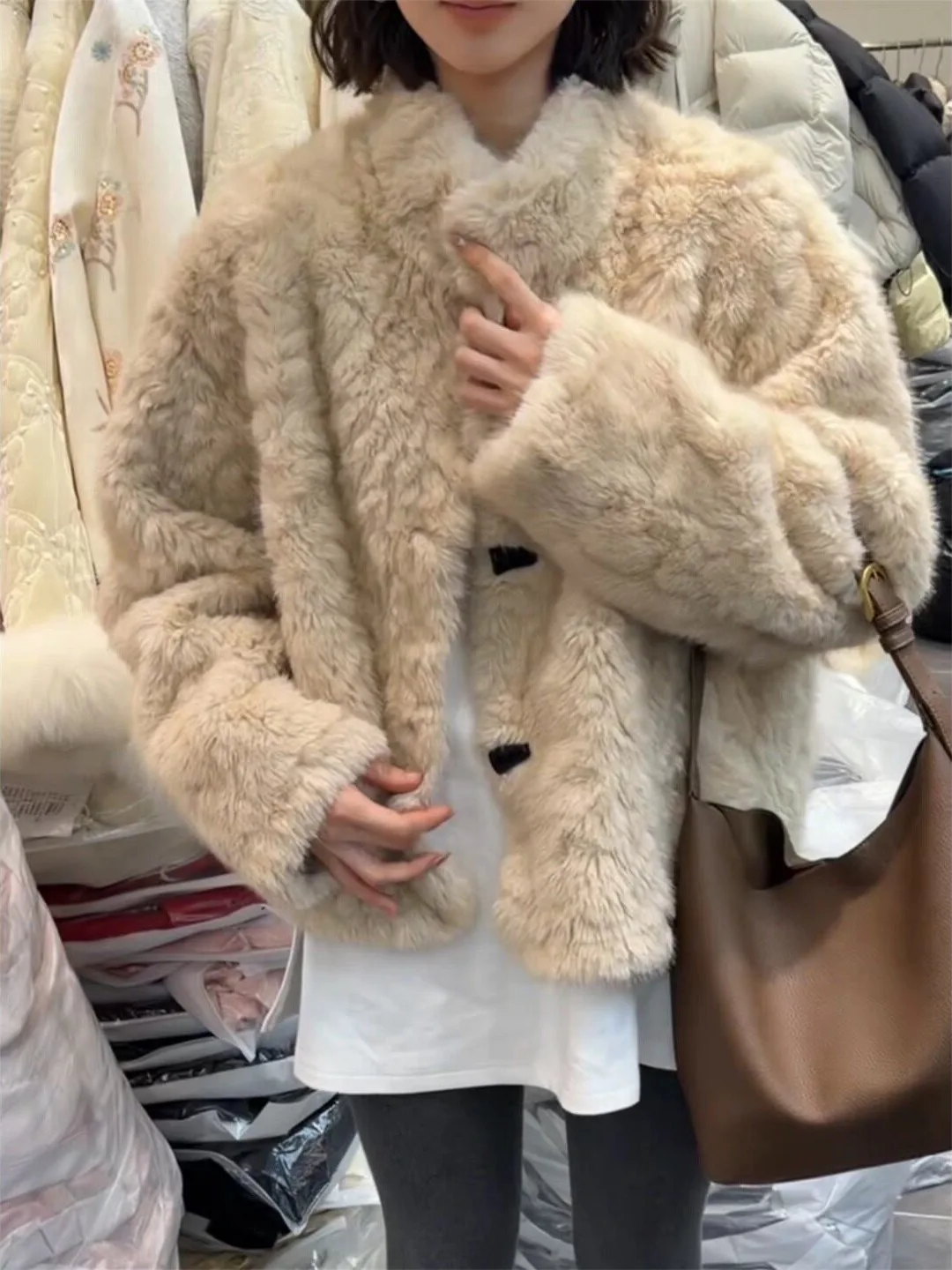 Korean Style Gentle Lamb Fur Short Coat Women's Winter Plush Short Leather Fur Integrated Fur Coat Button Design Neutral Styl...