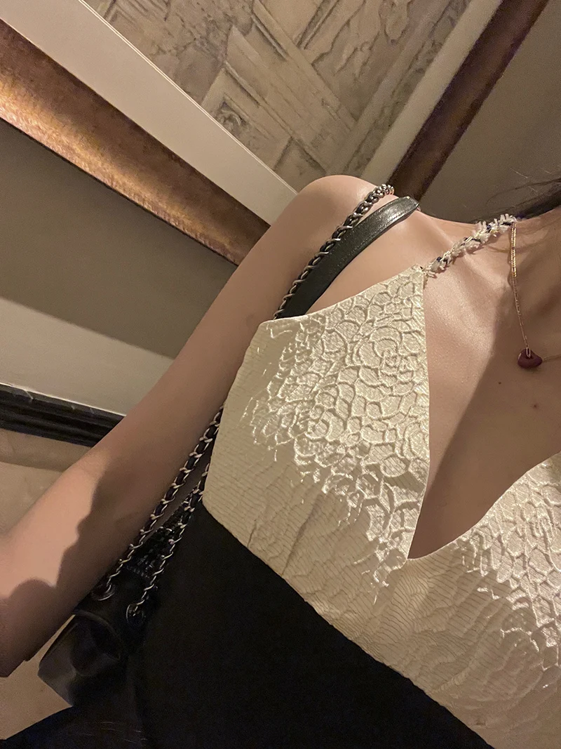 

Original UCM Emed Camellia Bla White Satin V-ne Strap Vest Women's Outerwear Summer Beautiful Ba