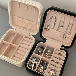 Caja de joyería de cuero, organizador de almacenamiento, estuche de viaje para exhibición, medallón portátil, collar, pendientes, soporte para anillo