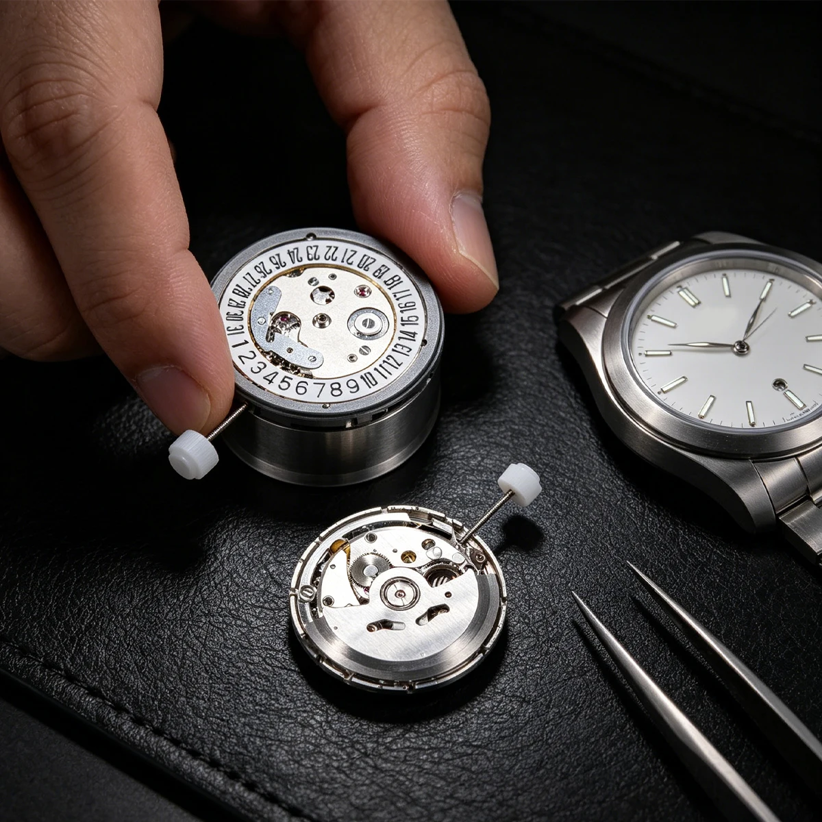 China NH35 Movement Replace The Japan NH35 Automatic Mechanical Movement Date At 3H/6H o'clock Calendar Watchmaker Repair tool image 2