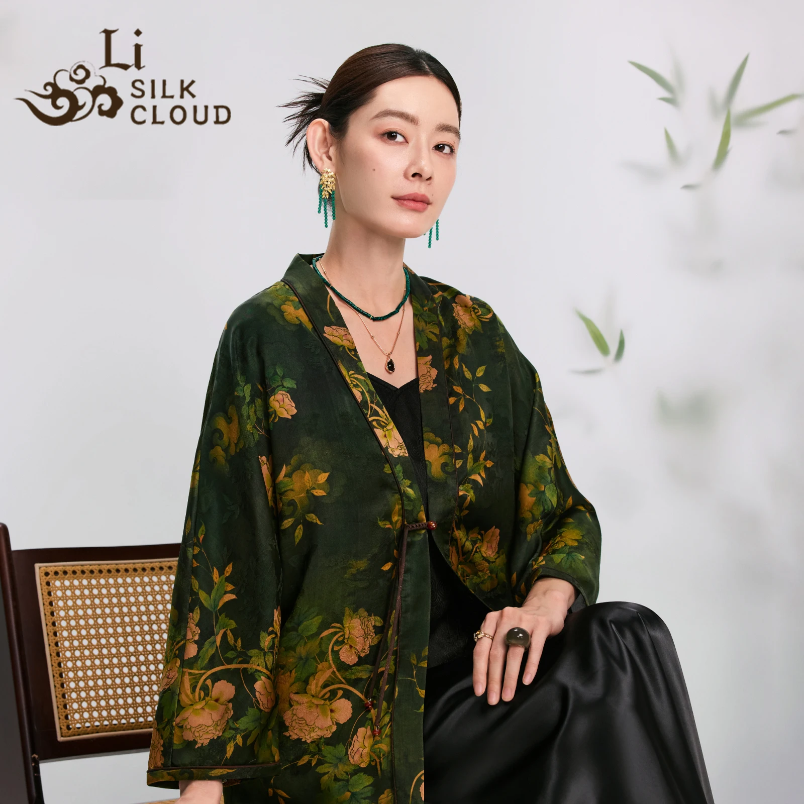 

LI SILK CLOUD Women's Xiangyunsha Jacket - Authentic Silk Material, Traditional Silk Fabric，Chinese Style Fashion Coat
