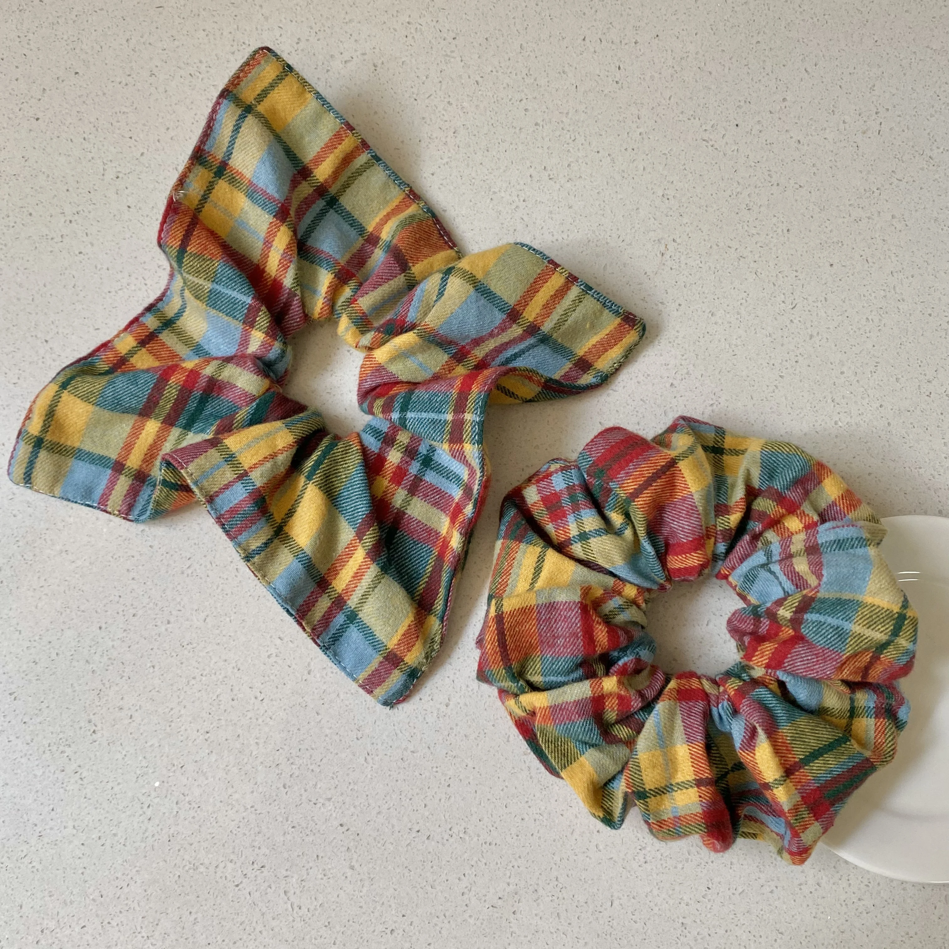 1-teiliges buntes kariertes Haargummis-Set, stilvoller Haarschmuck für Frauen, niedliche Haargummis für den Alltag und Partykleidung – Detail 2