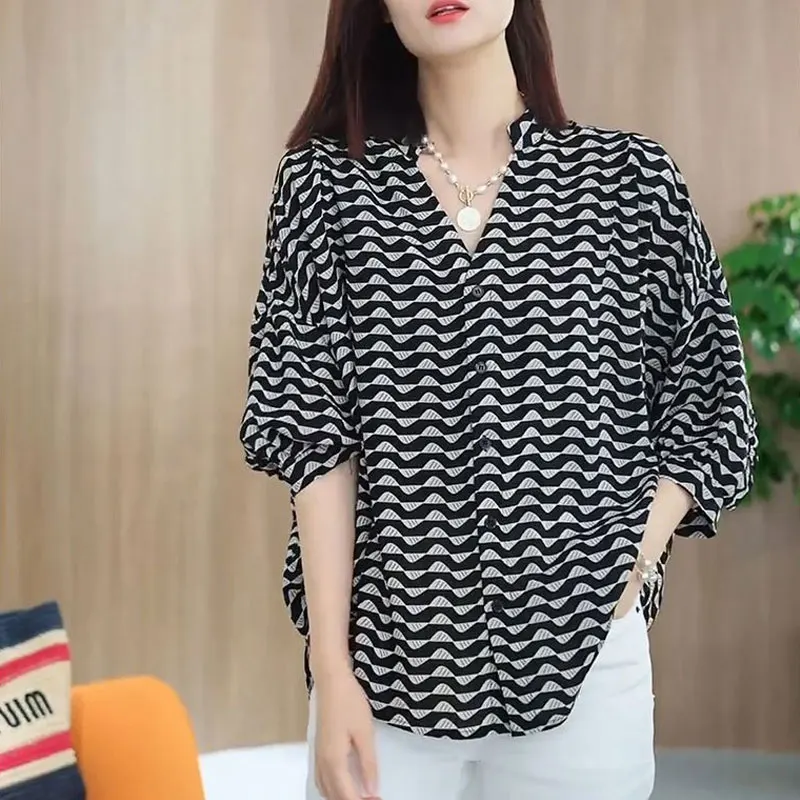 2023 Casual V-Neck Single-breasted Shirt Spring Summer 3/4 Sleeve Commute Loose Women\'s Clothing Vintage Wave Cut Printed Blouse