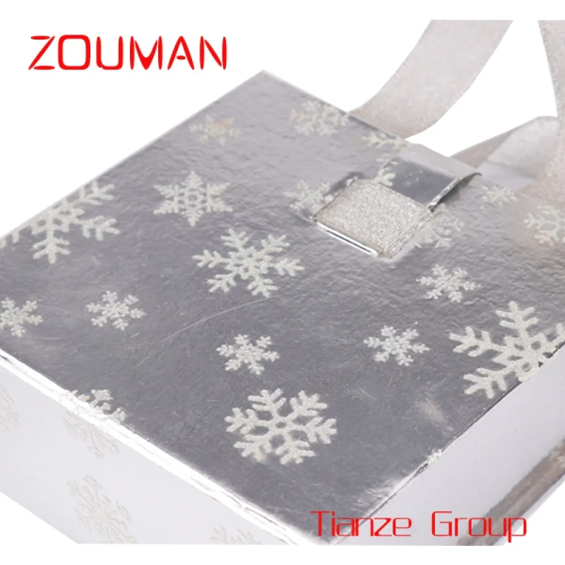 Custom , Metalized Silver Paper Packaging Box With Handle Exquisite Fold Gift Box For Candle