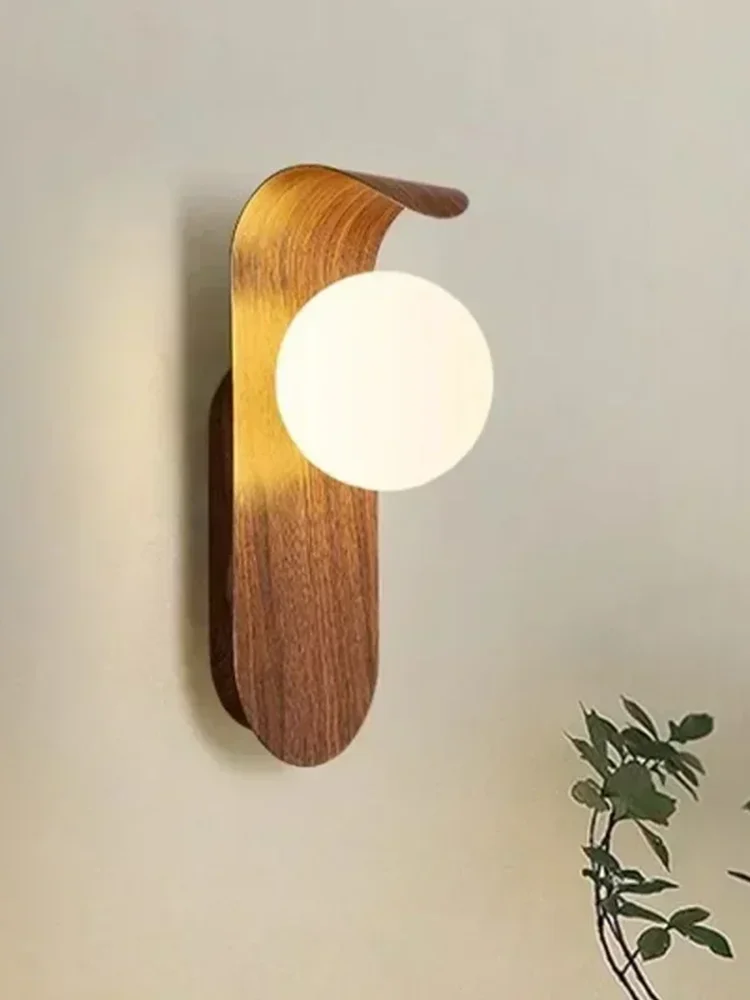 Lampa ścienna z żelaznym wzorem drewna, akrylowy klosz, do salonu, sypialni, księgarni, dekoracja retro, do korytarza, przedpokoju, prosta lampa tła. — 2