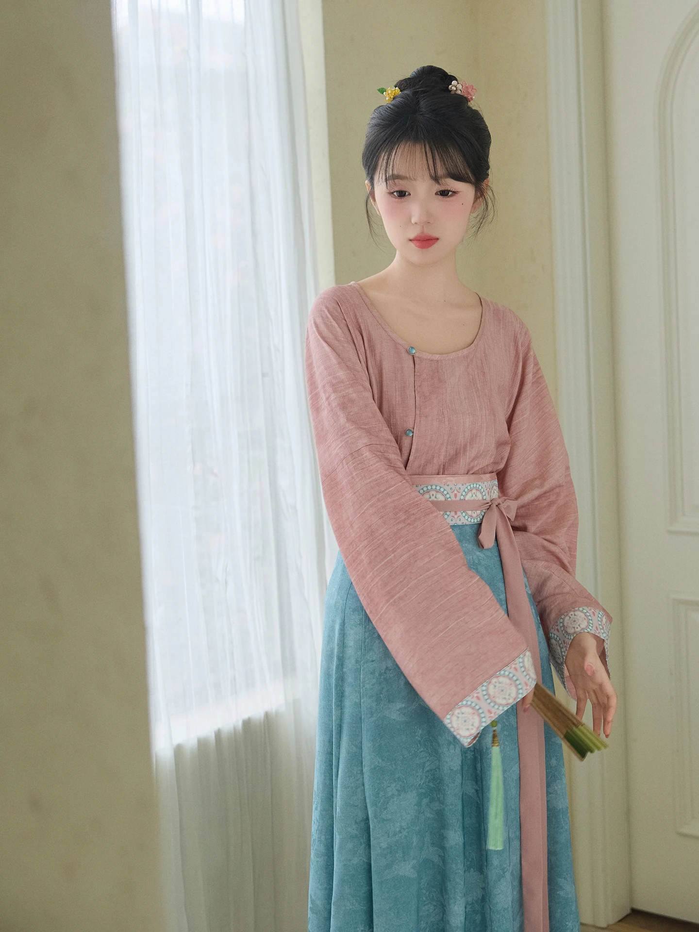 

Autumn Wood 【Plum Blossom】 Tang Dynasty round Neck Long Sleeve Eight Fragment Skirt Hanfu Spring Summer Hanfu Women's Clothing