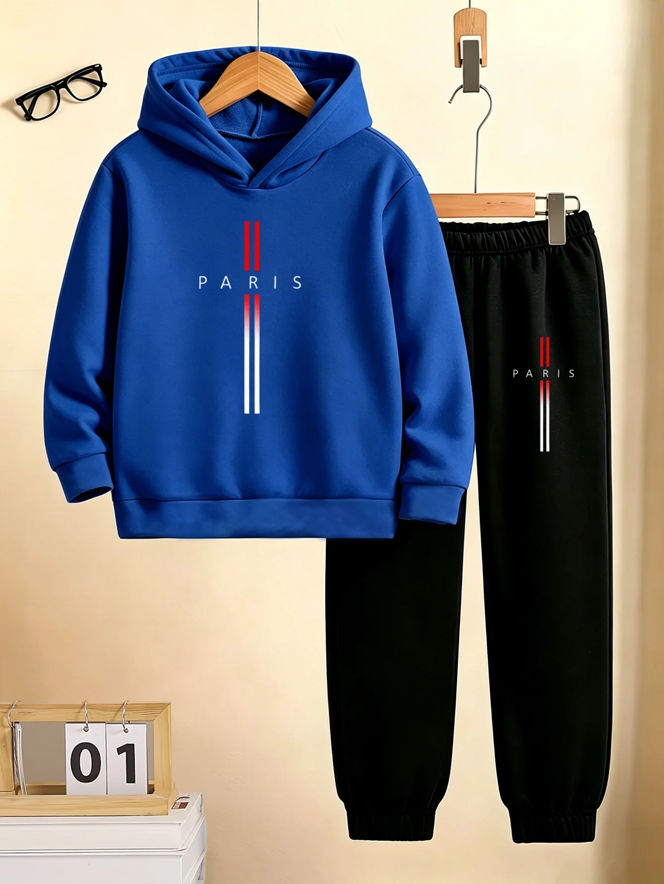 New Autumn/Winter Boys' 2-Piece Christmas Set: Hoodie and Sweatpants TrendyMinimalist 
