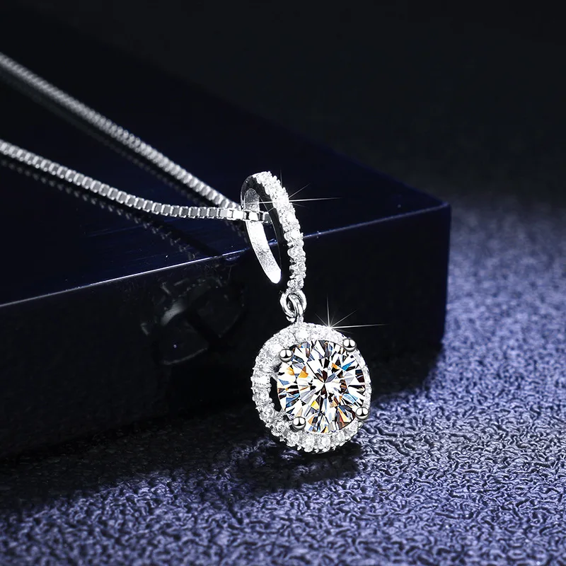 PT950 platinum necklace 1 carat moissanite pendant ladies fashion classic platinum round snowflake neck pendant clavicle chain