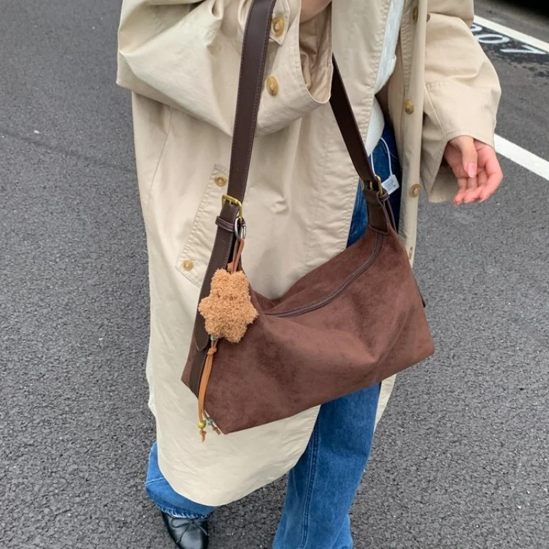 

Trendy And Simple Women Crossbody Bag In Soft Leather For Casual Everyday Use And Errands